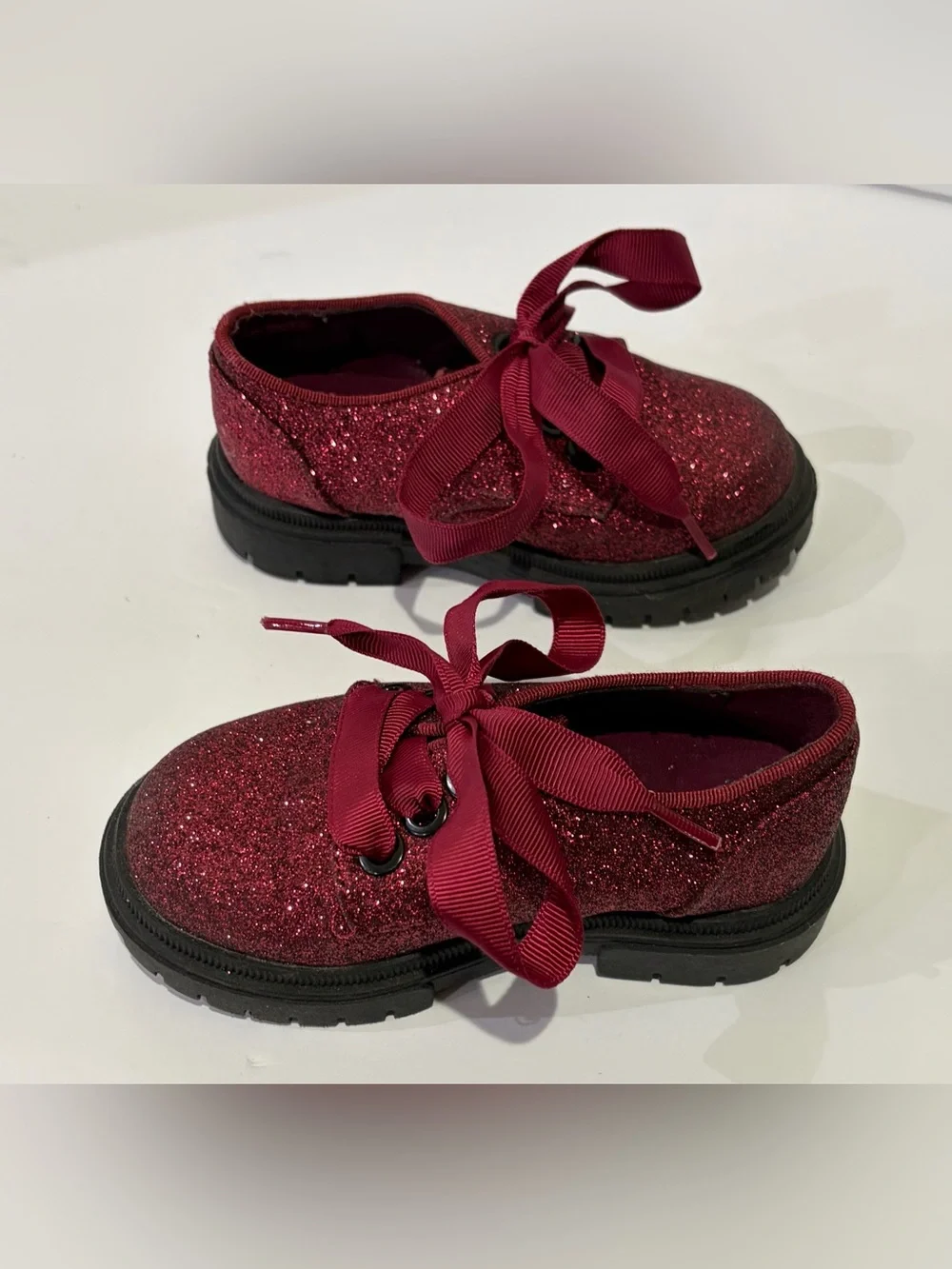 Cat & Jack Girls' Glitter Lace-Up Shoes 6 EUC
